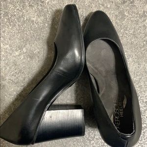 Chunky heel black pumps